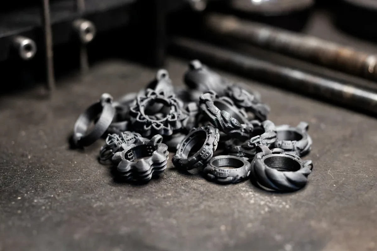 Cluster of 3D printed jewelry casting masters